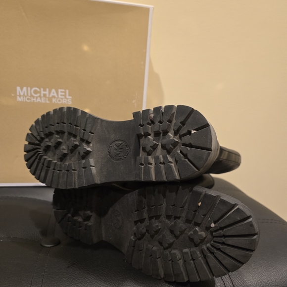 Michael Kors Ankle Stud Boots with Box 6 - Picture 5 of 6